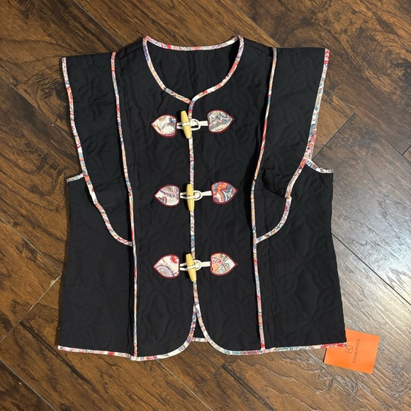 Chic Black Vest with Colorful Trim - Picture 2 of 9